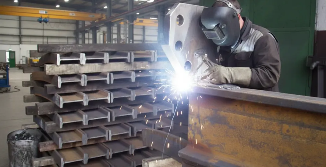 Trať závěsné dráhy - Klíčový prvek moderní důlní logistiky